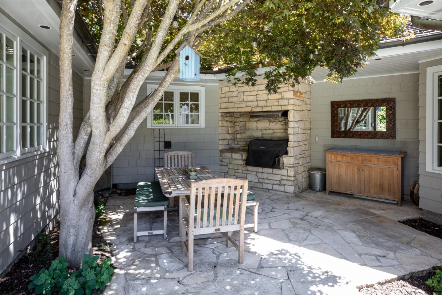 Detail Gallery Image 25 of 25 For 7 Maywood Ln, Menlo Park,  CA 94025 - 3 Beds | 2/2 Baths