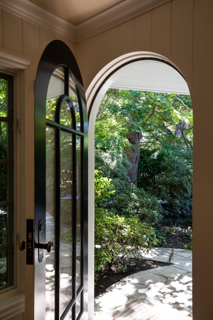 Detail Gallery Image 9 of 25 For 7 Maywood Ln, Menlo Park,  CA 94025 - 3 Beds | 2/2 Baths