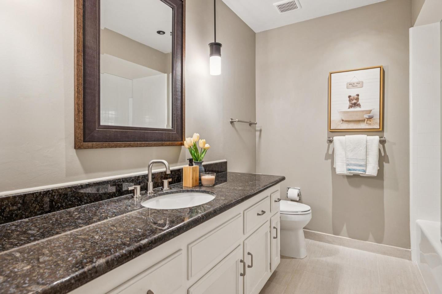 Detail Gallery Image 13 of 27 For 404 Ridge Gate Rd, Orinda,  CA 94563 - 3 Beds | 2 Baths