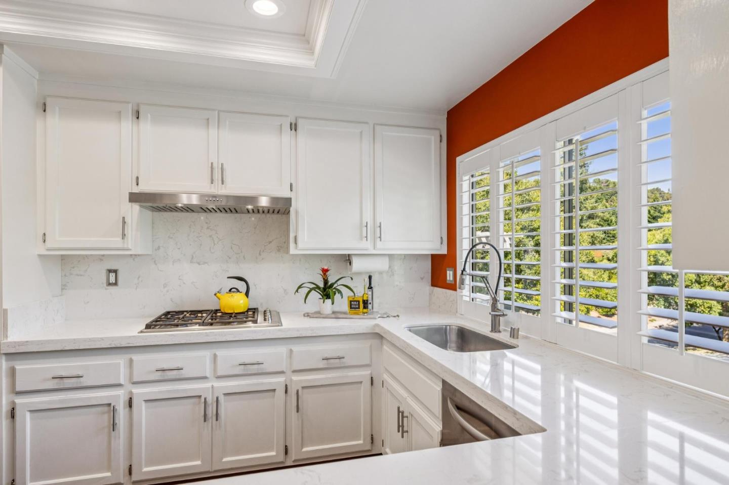 Detail Gallery Image 20 of 27 For 404 Ridge Gate Rd, Orinda,  CA 94563 - 3 Beds | 2 Baths