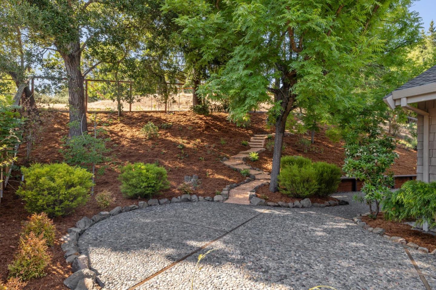 Detail Gallery Image 26 of 27 For 404 Ridge Gate Rd, Orinda,  CA 94563 - 3 Beds | 2 Baths
