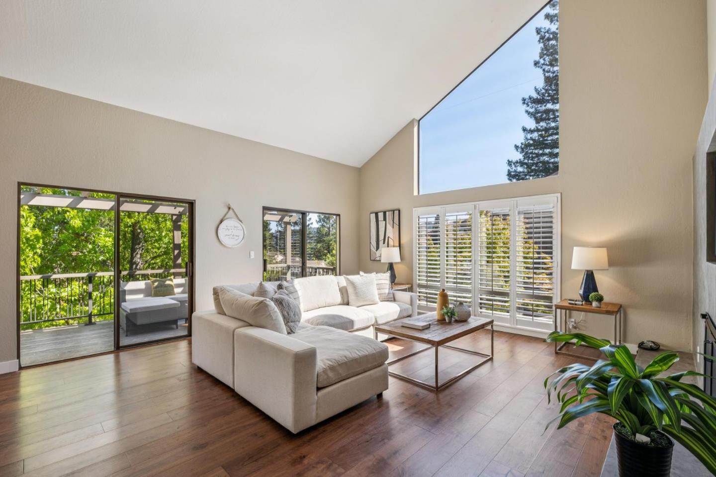Detail Gallery Image 3 of 27 For 404 Ridge Gate Rd, Orinda,  CA 94563 - 3 Beds | 2 Baths
