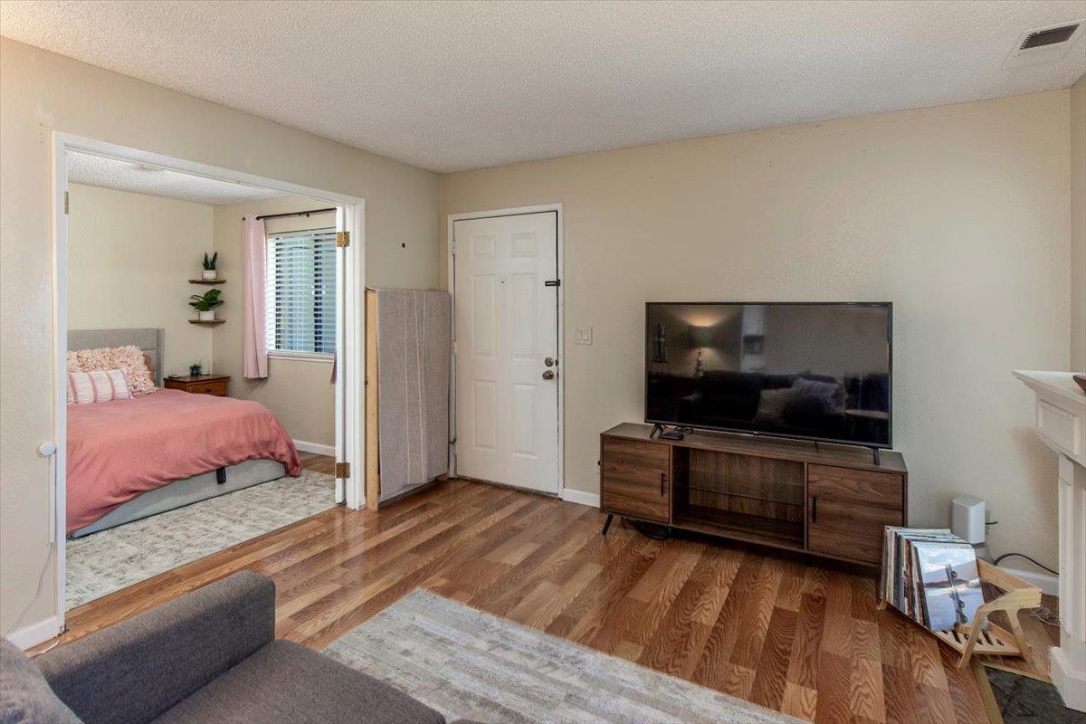 Detail Gallery Image 5 of 23 For 2305 La Terrace Cir, San Jose,  CA 95123 - 1 Beds | 1 Baths