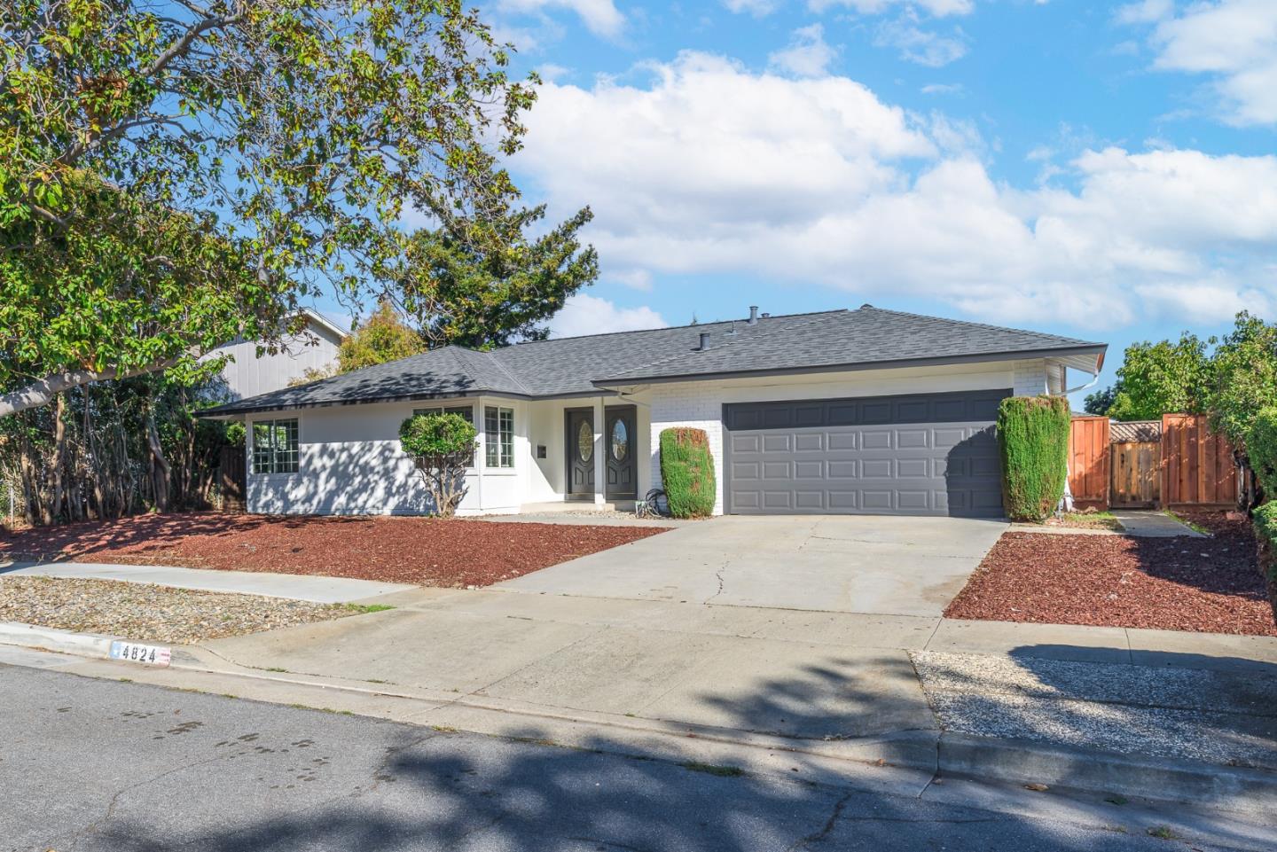 Detail Gallery Image 2 of 24 For 4824 Rue Calais, San Jose,  CA 95136 - 4 Beds | 2 Baths