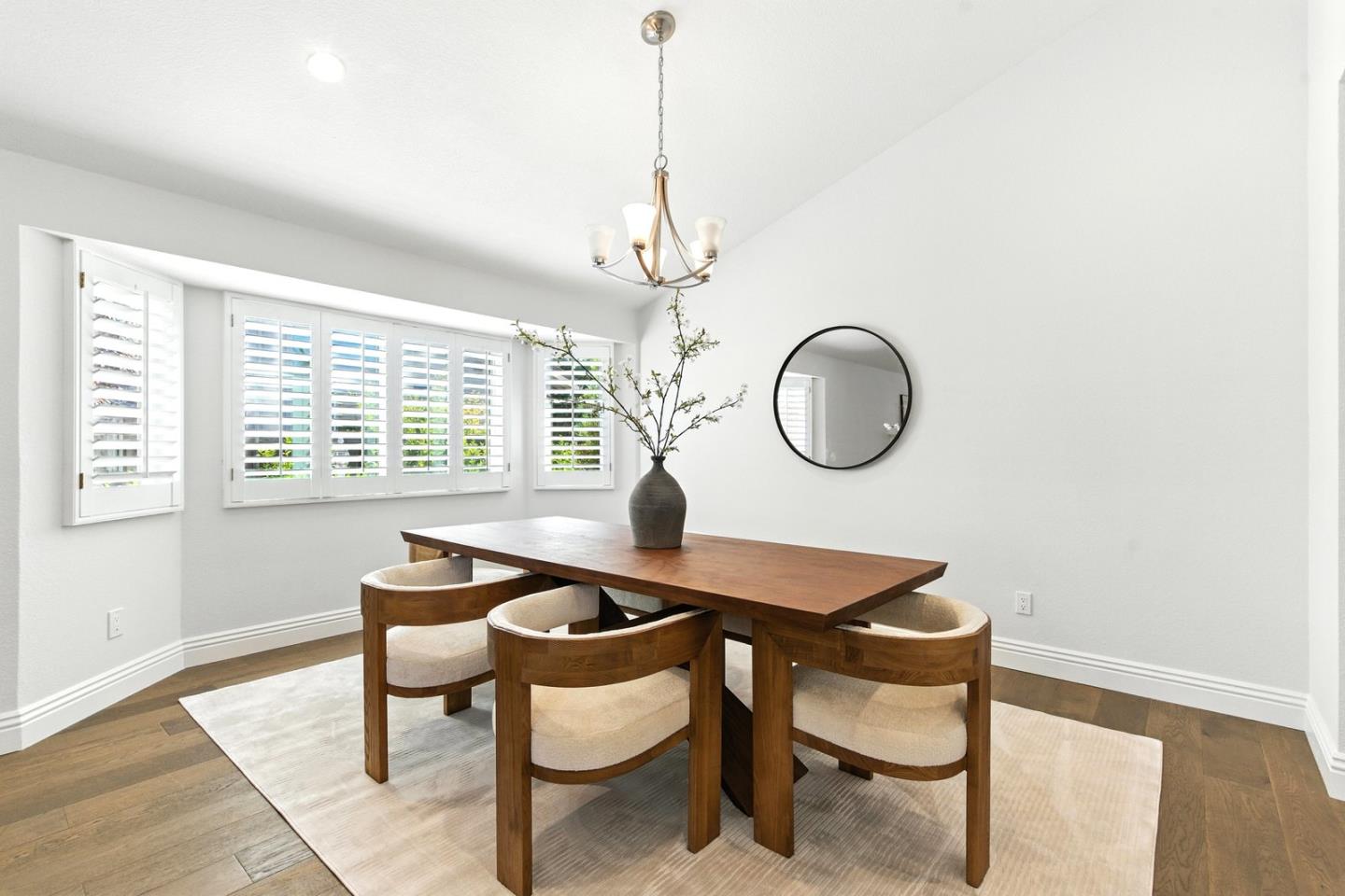 Detail Gallery Image 9 of 38 For 3165 Meadowlands Ln, San Jose,  CA 95135 - 4 Beds | 3 Baths