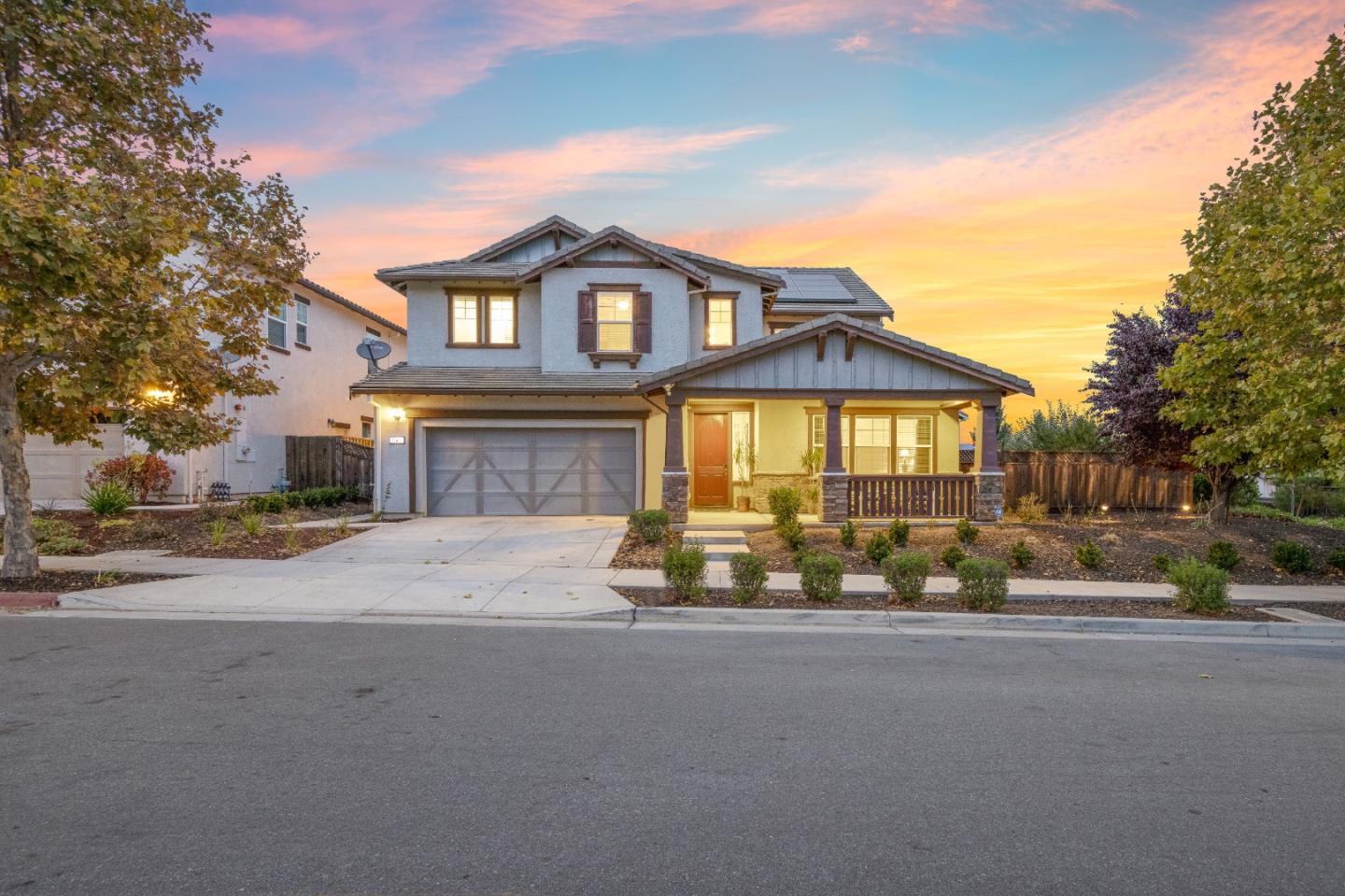 Detail Gallery Image 1 of 34 For 1145 Oak Brook Way, Gilroy,  CA 95020 - 5 Beds | 4/1 Baths