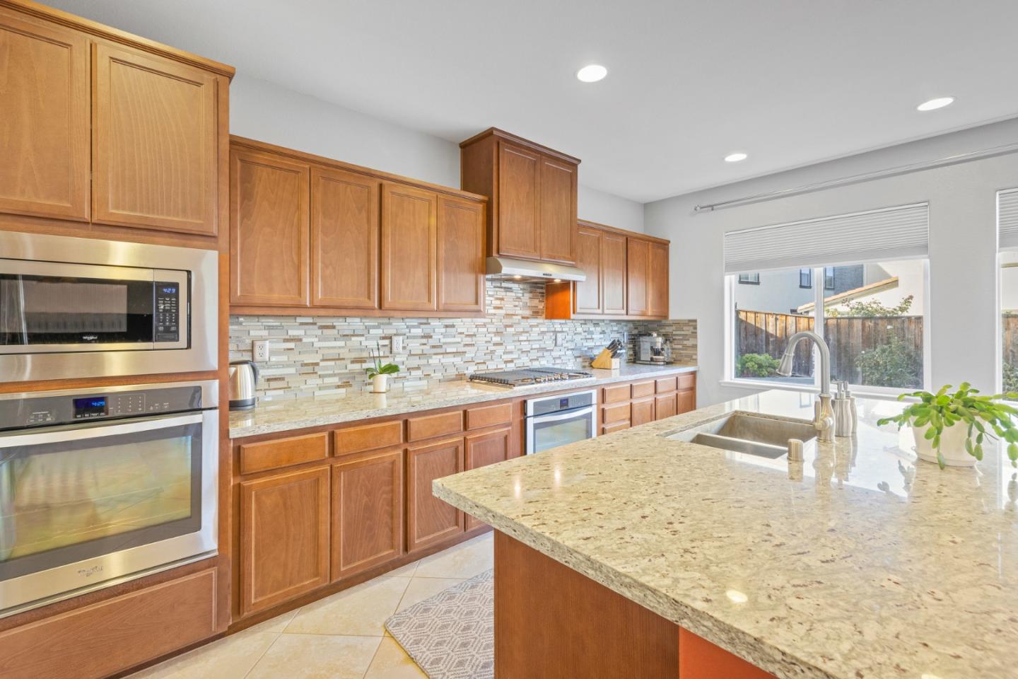 Detail Gallery Image 12 of 34 For 1145 Oak Brook Way, Gilroy,  CA 95020 - 5 Beds | 4/1 Baths