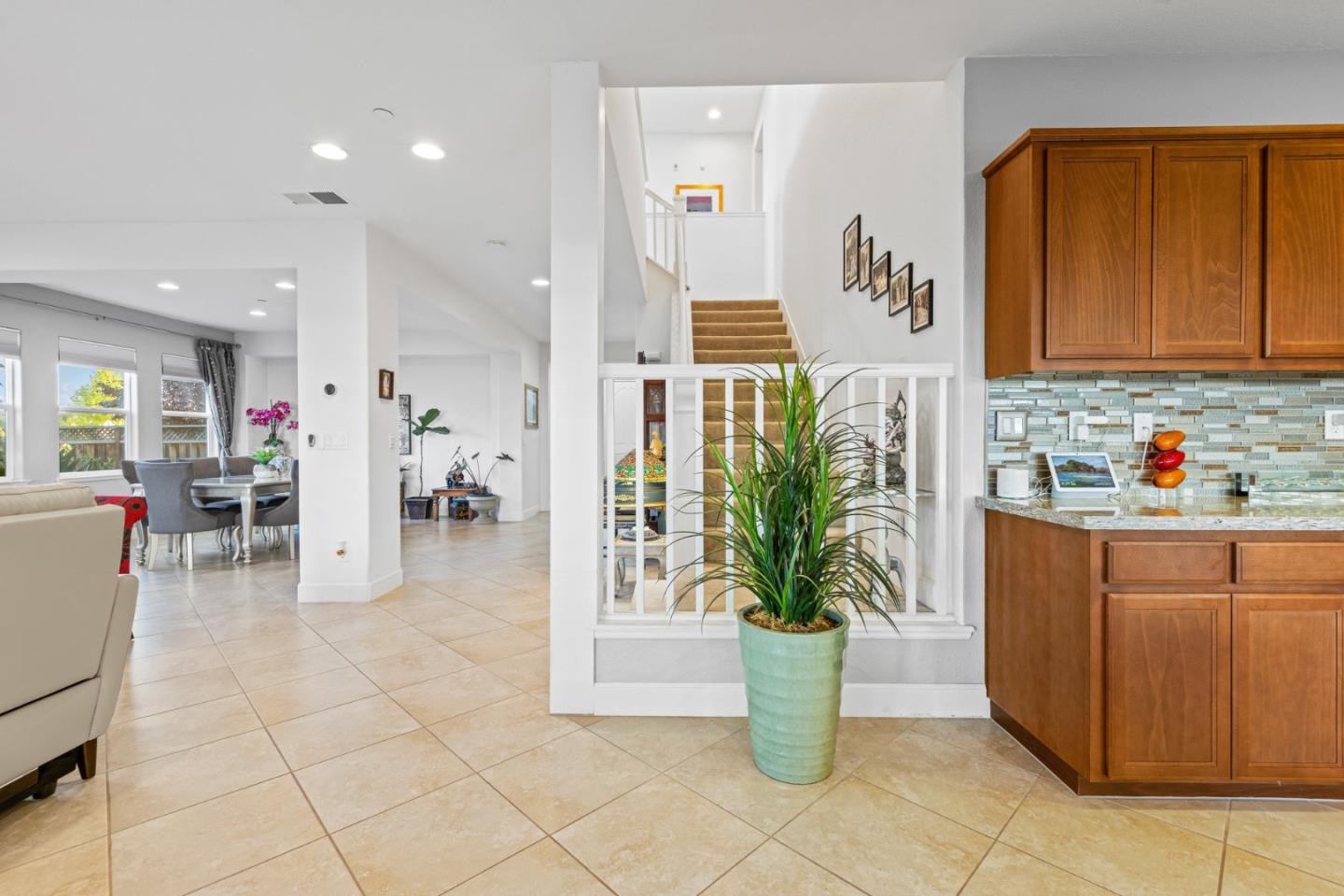 Detail Gallery Image 14 of 34 For 1145 Oak Brook Way, Gilroy,  CA 95020 - 5 Beds | 4/1 Baths