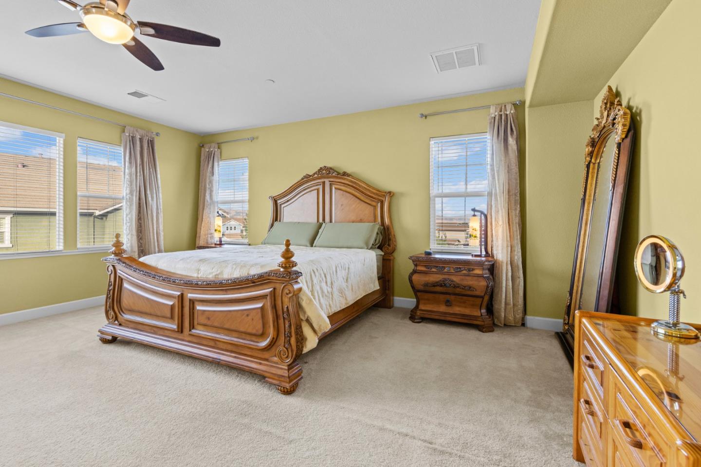 Detail Gallery Image 18 of 34 For 1145 Oak Brook Way, Gilroy,  CA 95020 - 5 Beds | 4/1 Baths