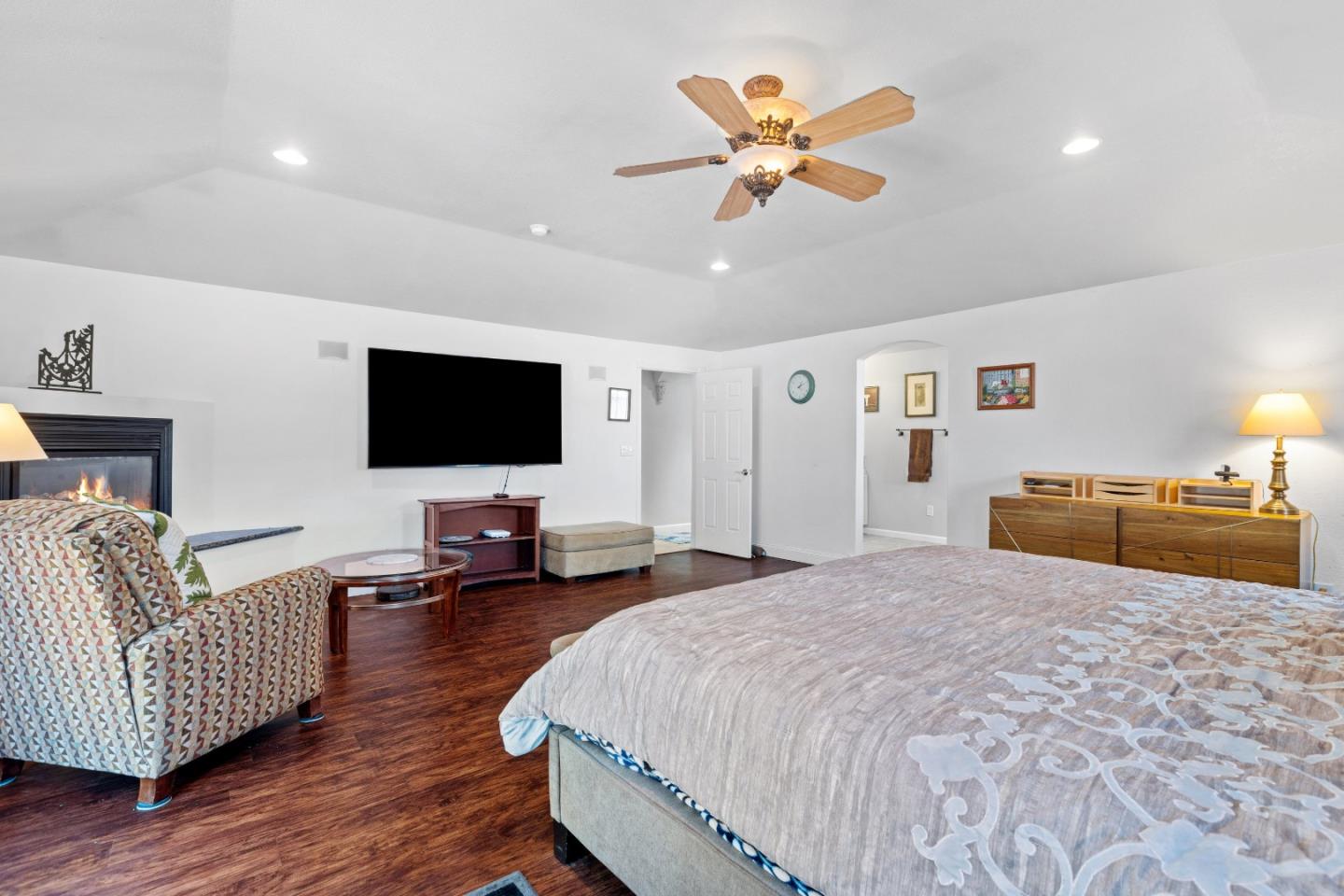 Detail Gallery Image 14 of 27 For 318 Doris Ave, San Jose,  CA 95127 - 4 Beds | 2 Baths