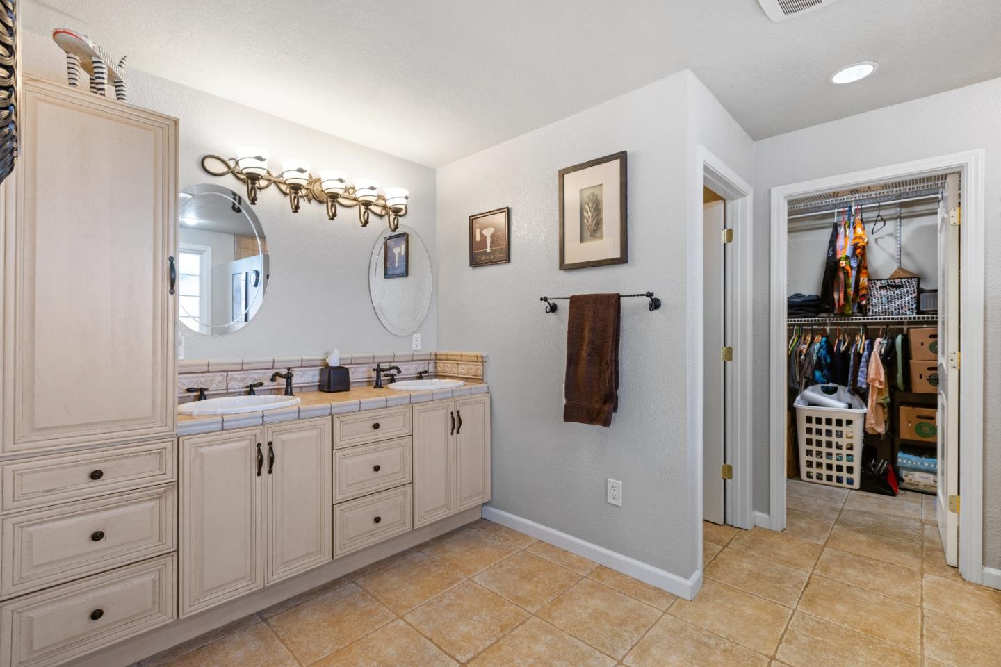 Detail Gallery Image 16 of 27 For 318 Doris Ave, San Jose,  CA 95127 - 4 Beds | 2 Baths