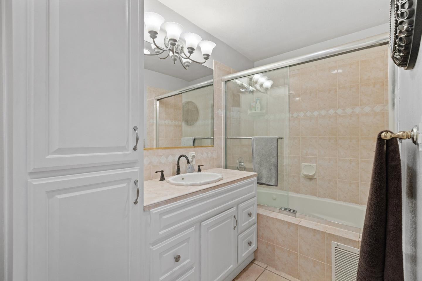 Detail Gallery Image 20 of 27 For 318 Doris Ave, San Jose,  CA 95127 - 4 Beds | 2 Baths