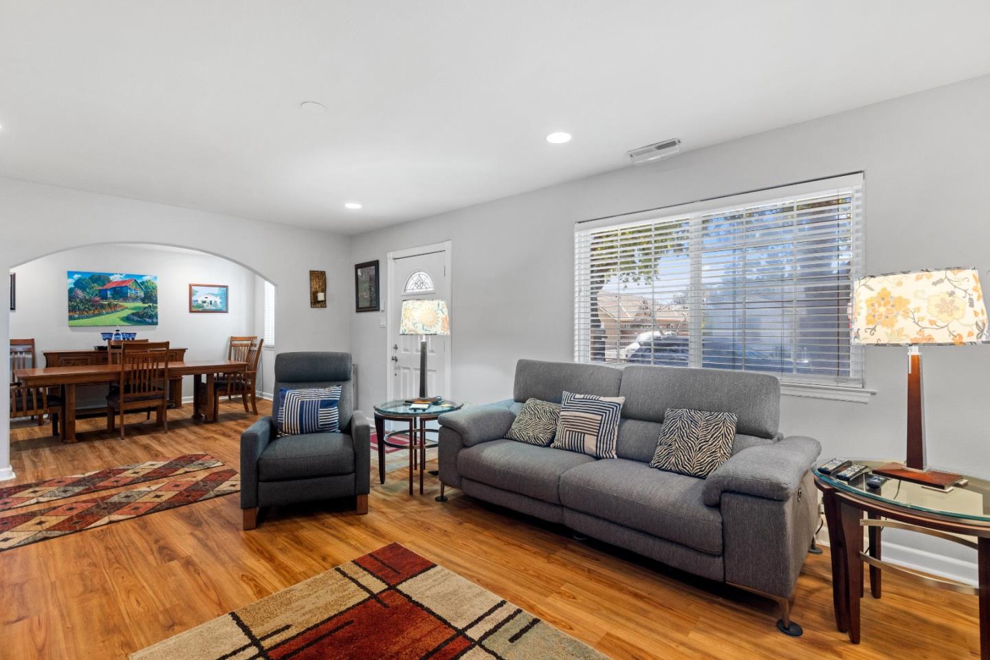 Detail Gallery Image 5 of 27 For 318 Doris Ave, San Jose,  CA 95127 - 4 Beds | 2 Baths