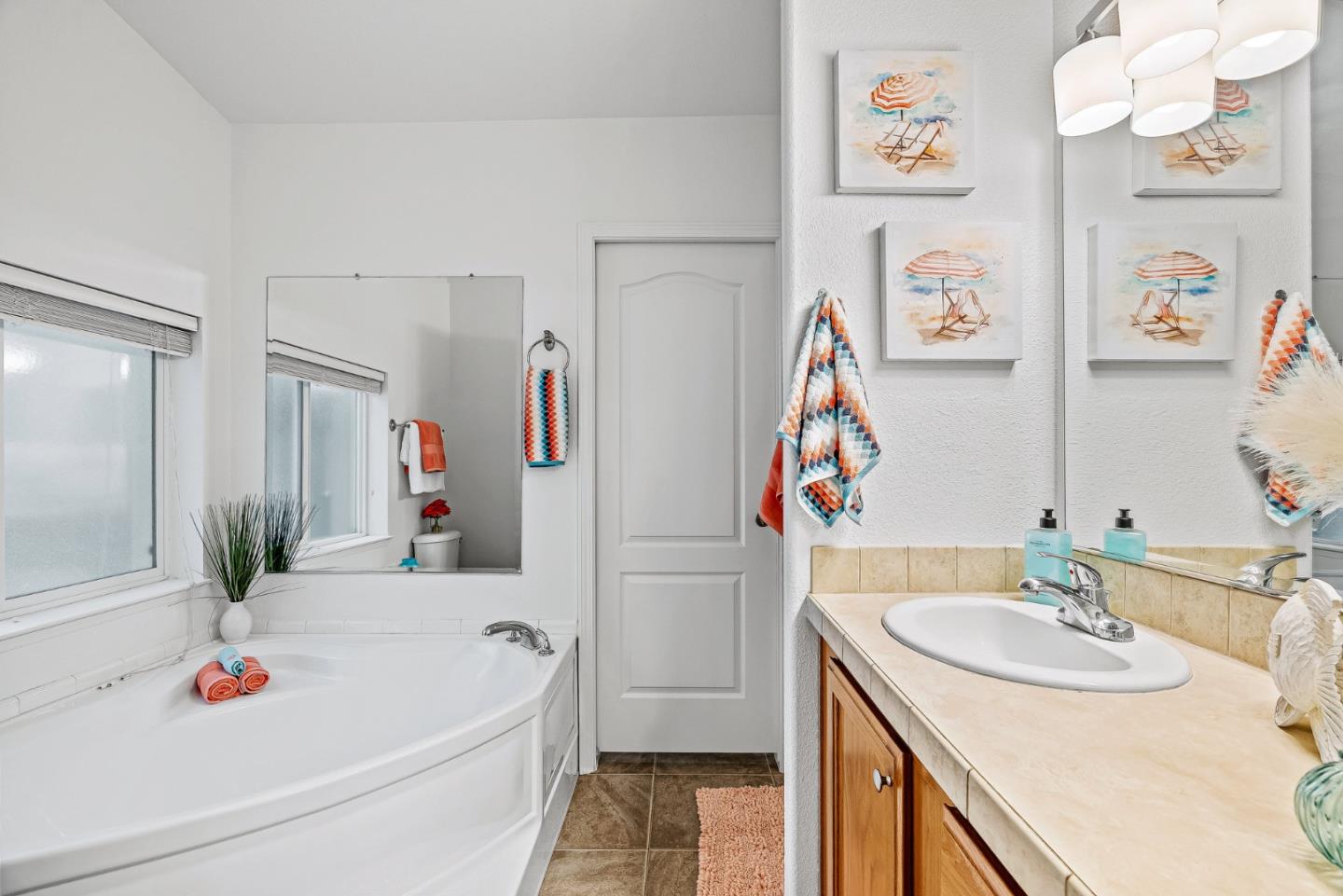 Detail Gallery Image 5 of 43 For 17779 Vierra Canyon Rd #33,  Salinas,  CA 93907 - 4 Beds | 2 Baths
