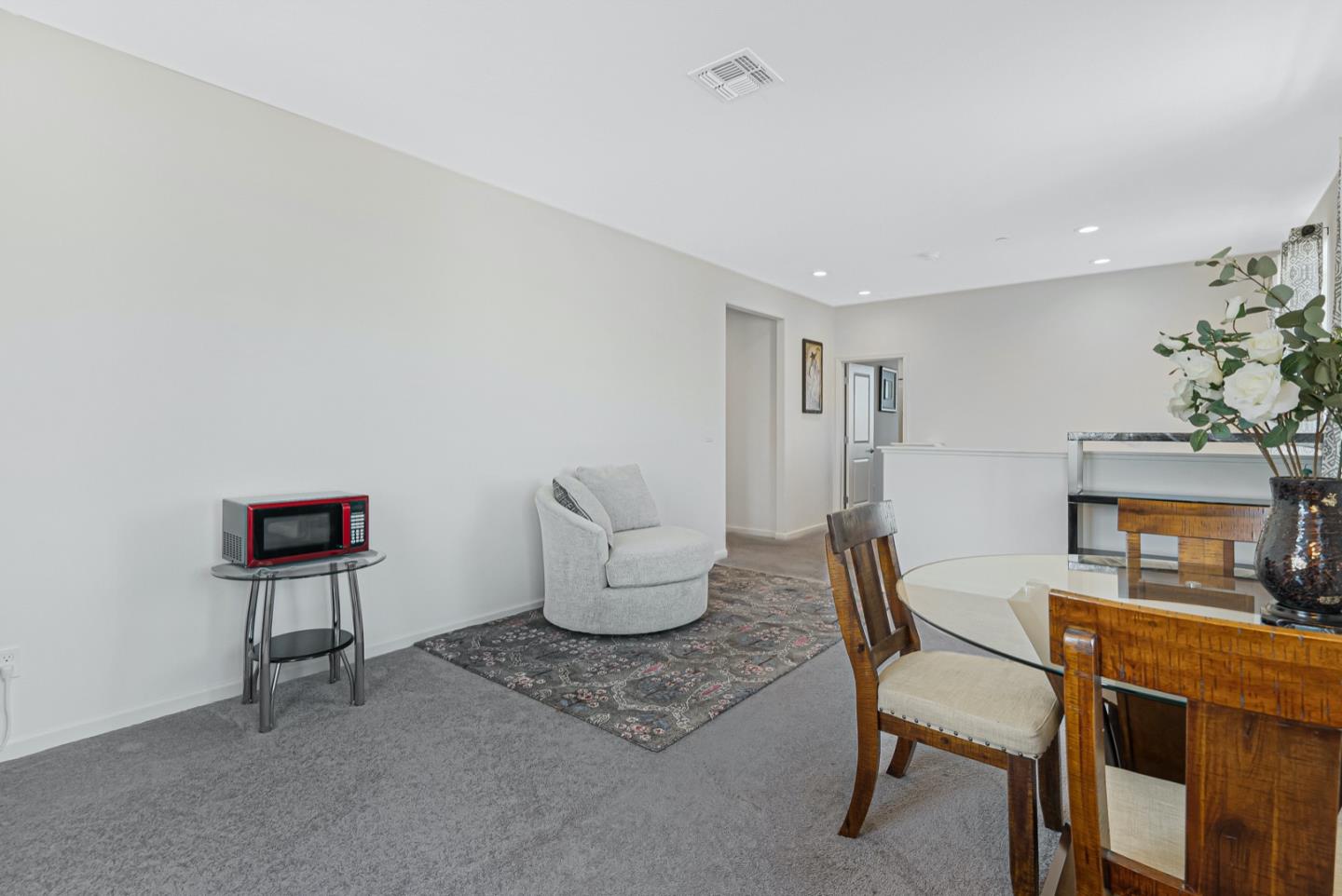 Detail Gallery Image 21 of 46 For 3076 Palomino Way, Hollister,  CA 95023 - 5 Beds | 3/1 Baths