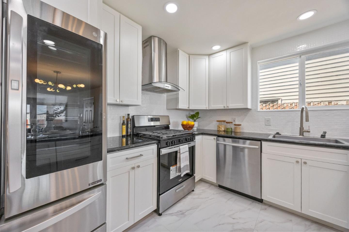 Detail Gallery Image 16 of 43 For 88 Menlo Ave, Daly City,  CA 94015 - 3 Beds | 3 Baths