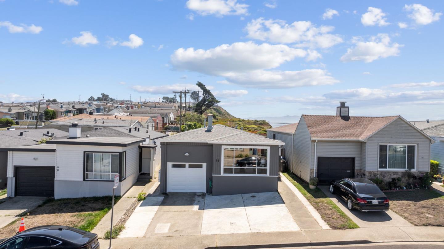 Detail Gallery Image 3 of 43 For 88 Menlo Ave, Daly City,  CA 94015 - 3 Beds | 3 Baths