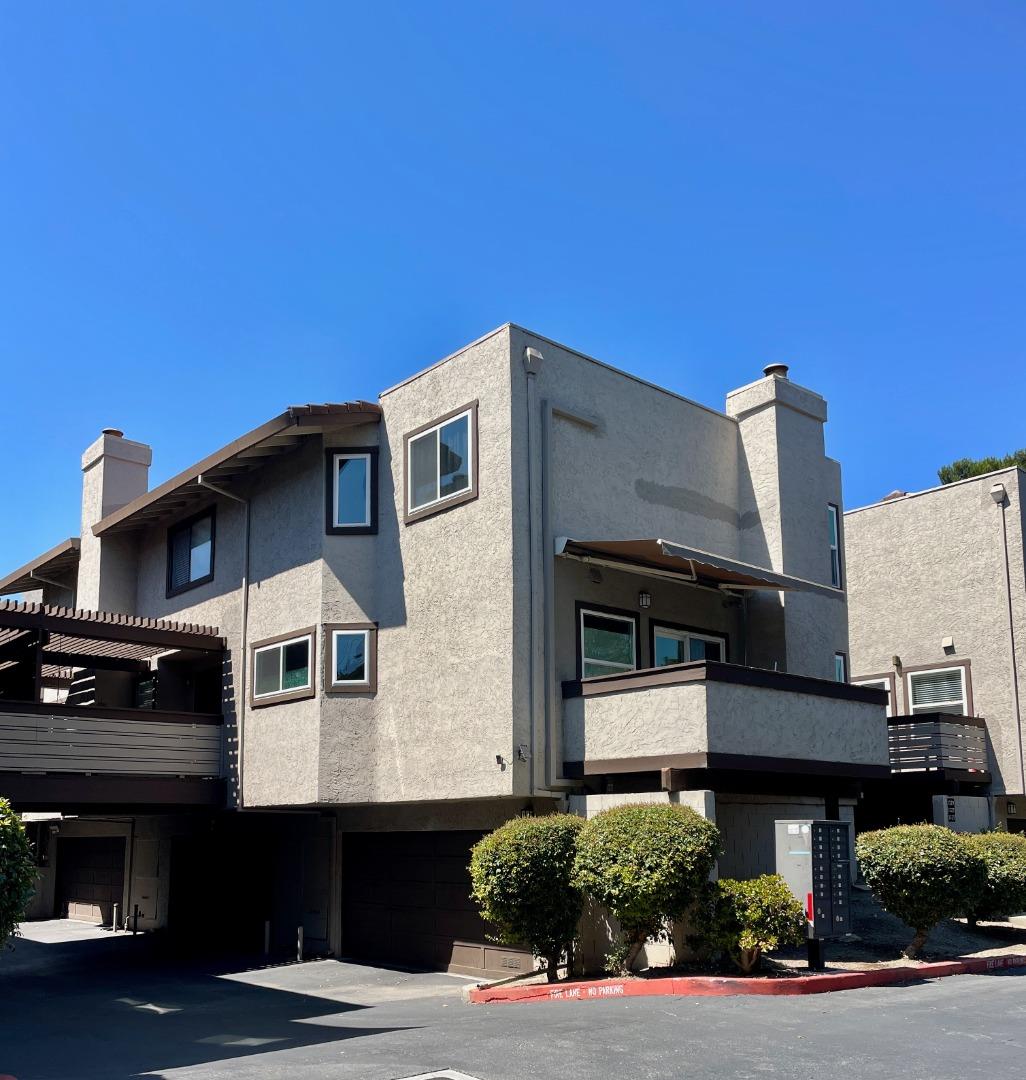 Detail Gallery Image 1 of 28 For 1321 Fruitdale Ave, San Jose,  CA 95126 - 3 Beds | 2/1 Baths