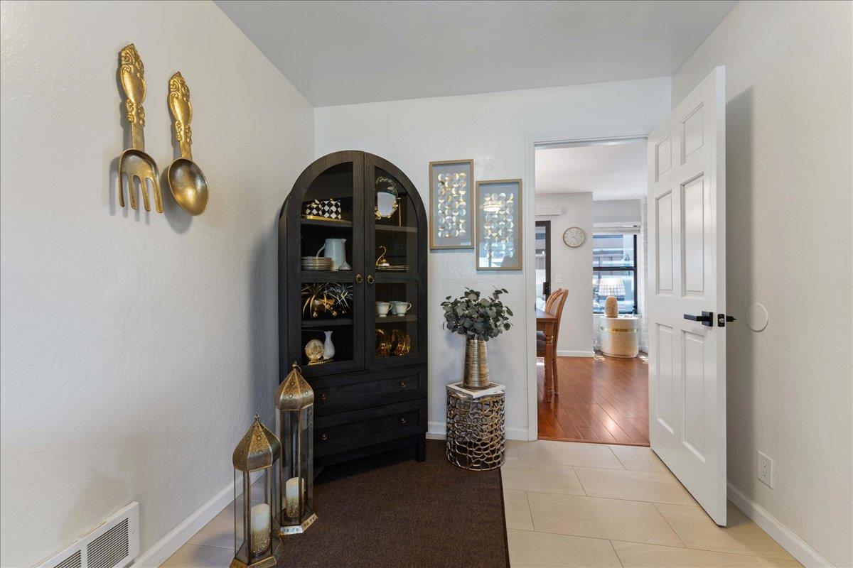 Detail Gallery Image 13 of 28 For 1321 Fruitdale Ave, San Jose,  CA 95126 - 3 Beds | 2/1 Baths