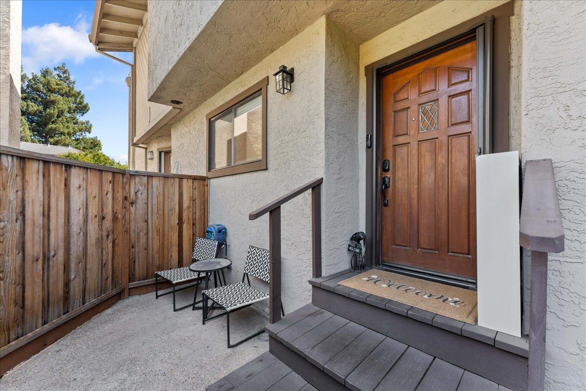 Detail Gallery Image 4 of 28 For 1321 Fruitdale Ave, San Jose,  CA 95126 - 3 Beds | 2/1 Baths