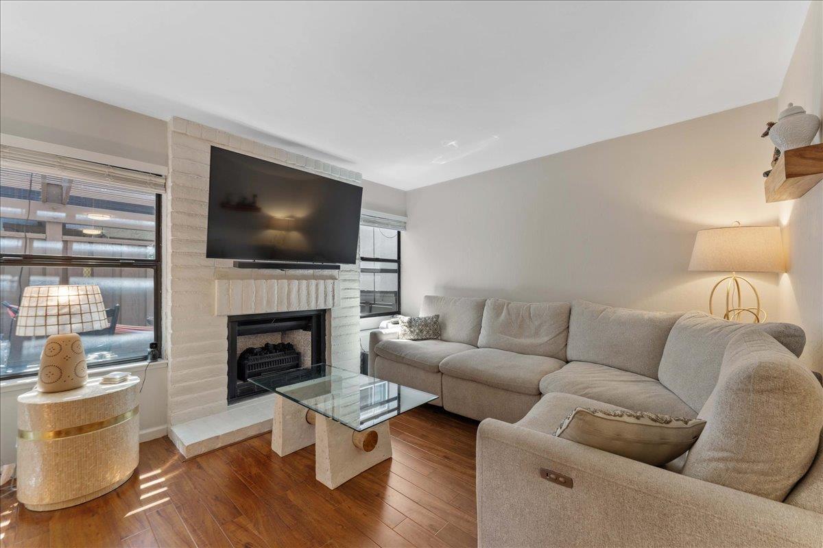 Detail Gallery Image 6 of 28 For 1321 Fruitdale Ave, San Jose,  CA 95126 - 3 Beds | 2/1 Baths