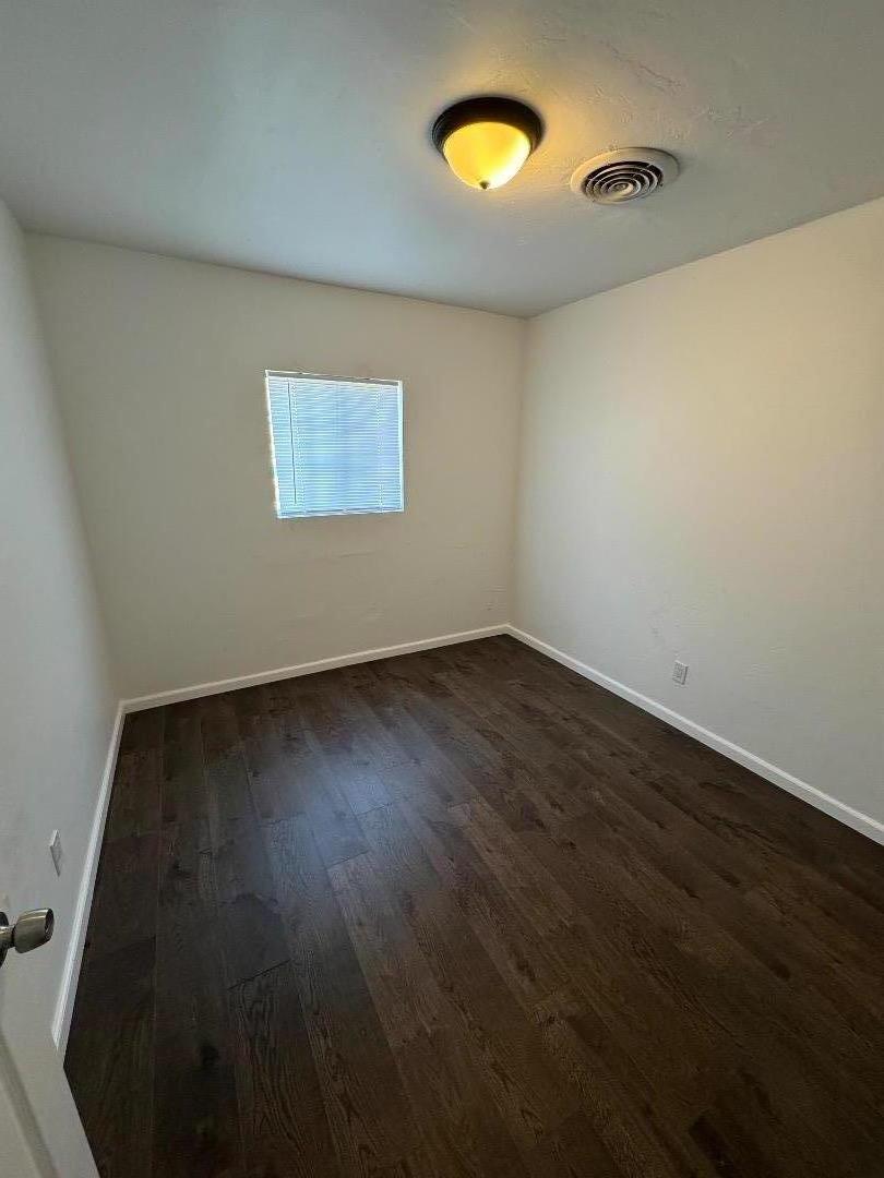 Detail Gallery Image 5 of 14 For 1323 El Serento Dr, Bakersfield,  CA 93306 - 3 Beds | 1 Baths