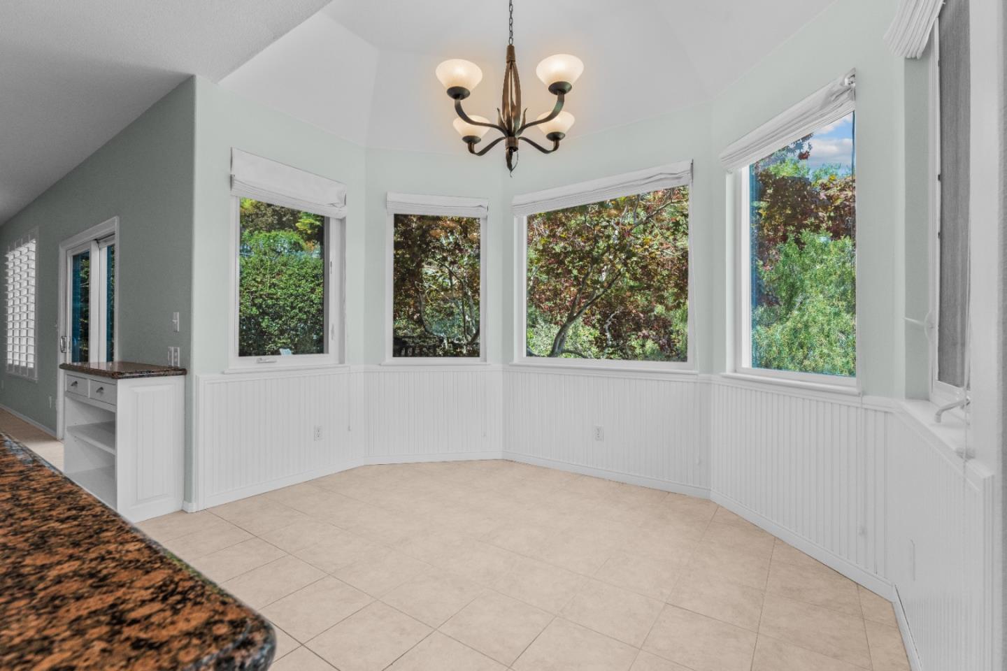 Detail Gallery Image 14 of 41 For 109 Esmeralda Ct, Santa Cruz,  CA 95060 - 4 Beds | 4 Baths