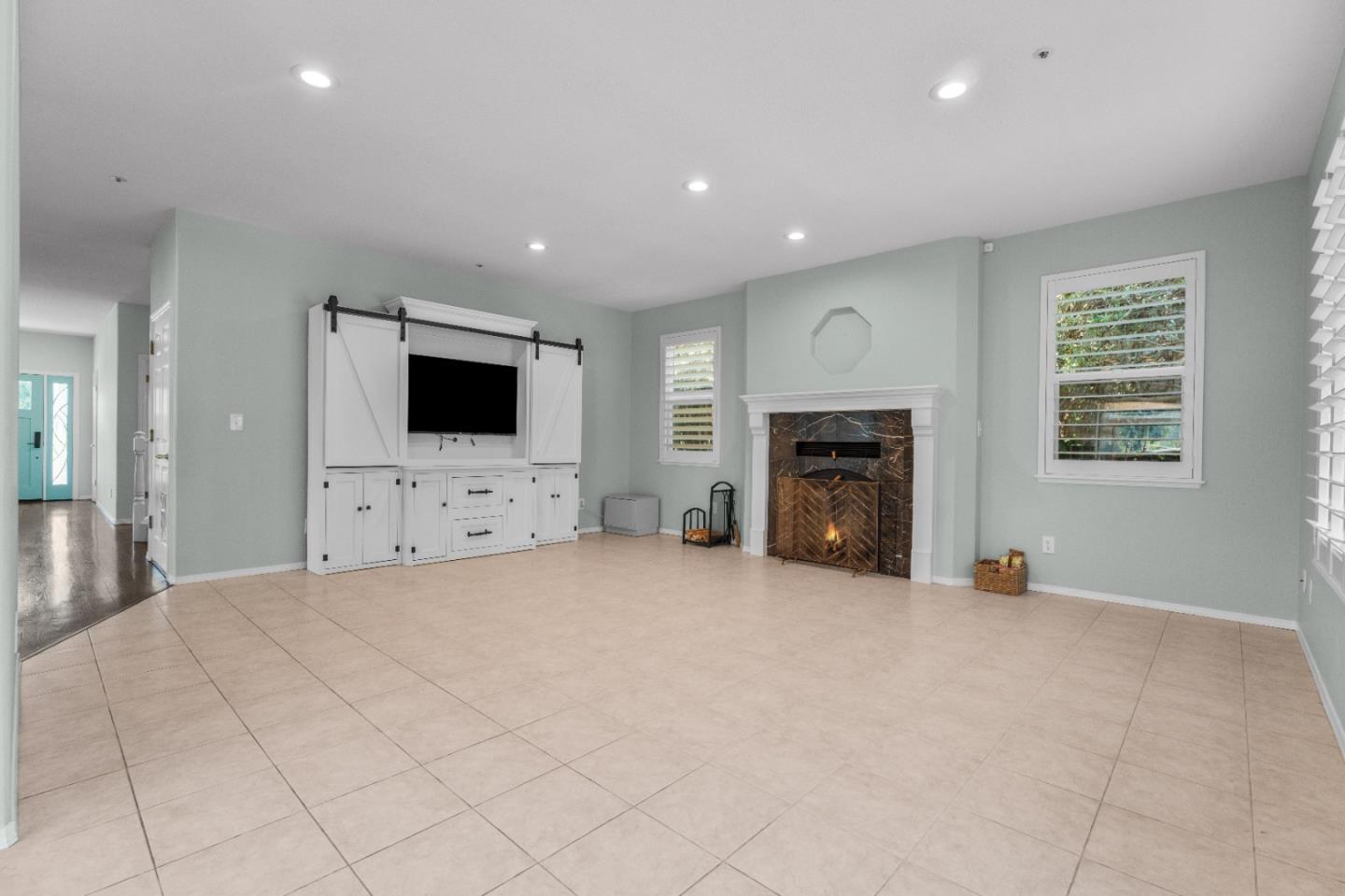 Detail Gallery Image 16 of 41 For 109 Esmeralda Ct, Santa Cruz,  CA 95060 - 4 Beds | 4 Baths