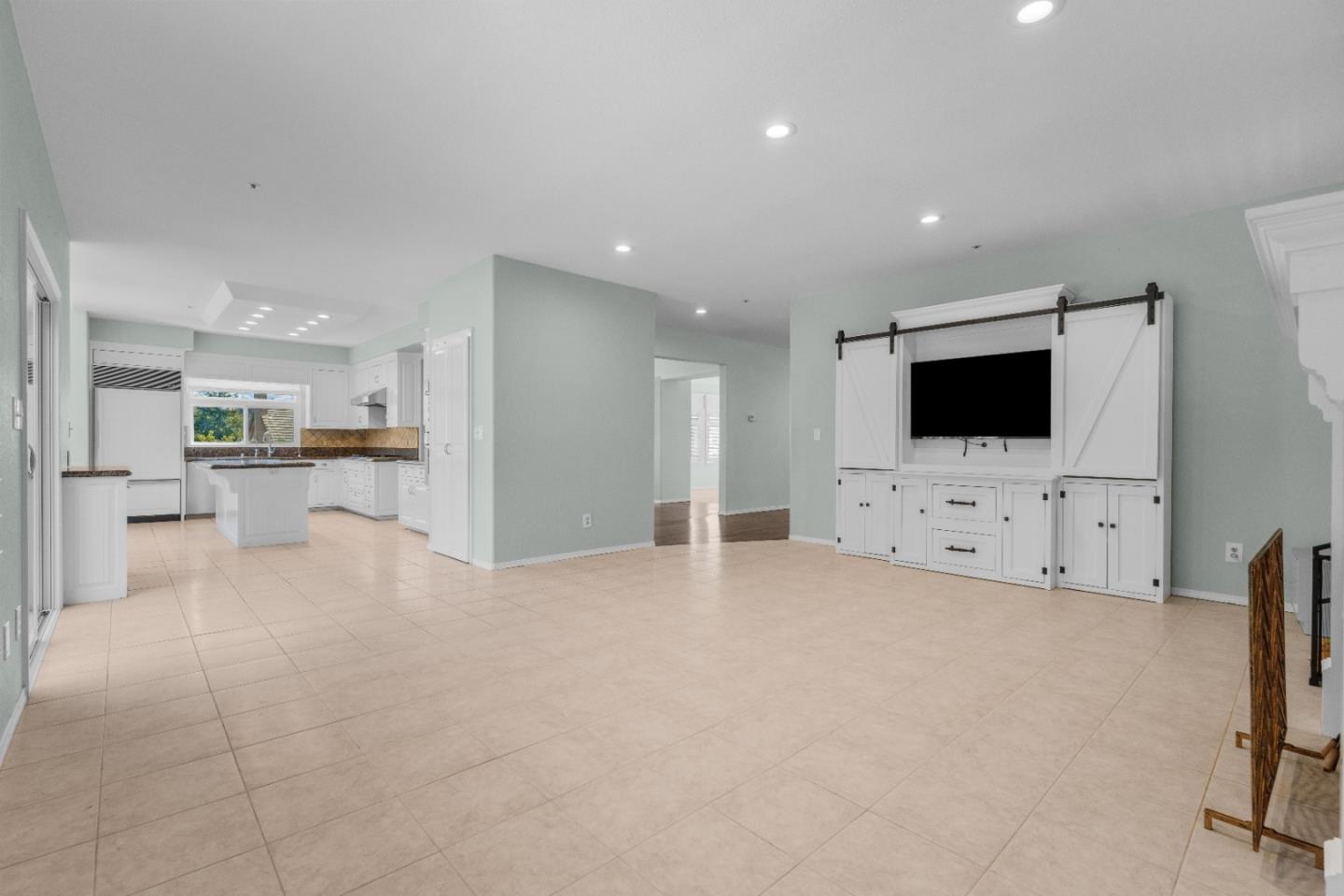 Detail Gallery Image 17 of 41 For 109 Esmeralda Ct, Santa Cruz,  CA 95060 - 4 Beds | 4 Baths