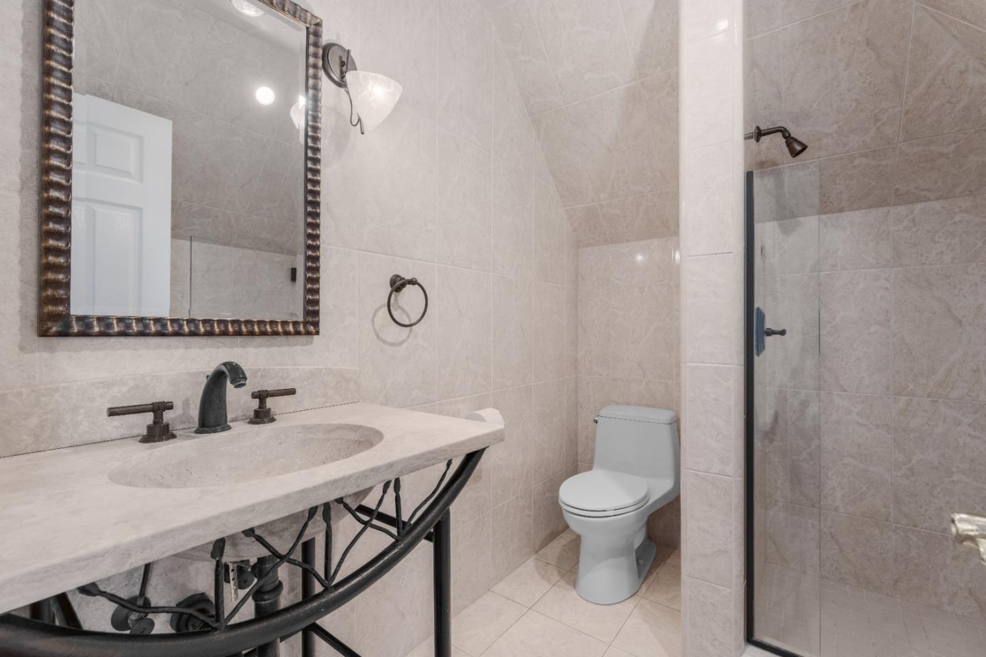 Detail Gallery Image 27 of 41 For 109 Esmeralda Ct, Santa Cruz,  CA 95060 - 4 Beds | 4 Baths