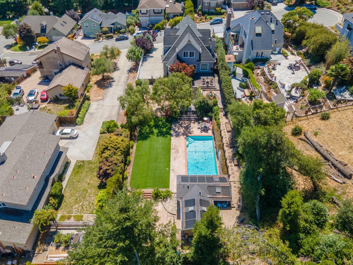 Detail Gallery Image 37 of 41 For 109 Esmeralda Ct, Santa Cruz,  CA 95060 - 4 Beds | 4 Baths