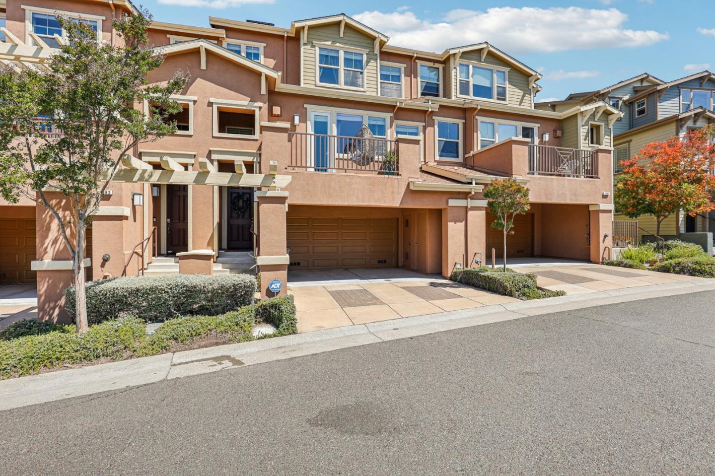 Detail Gallery Image 3 of 61 For 6264 Rocky Point Ct, Oakland,  CA 94605 - 4 Beds | 3 Baths