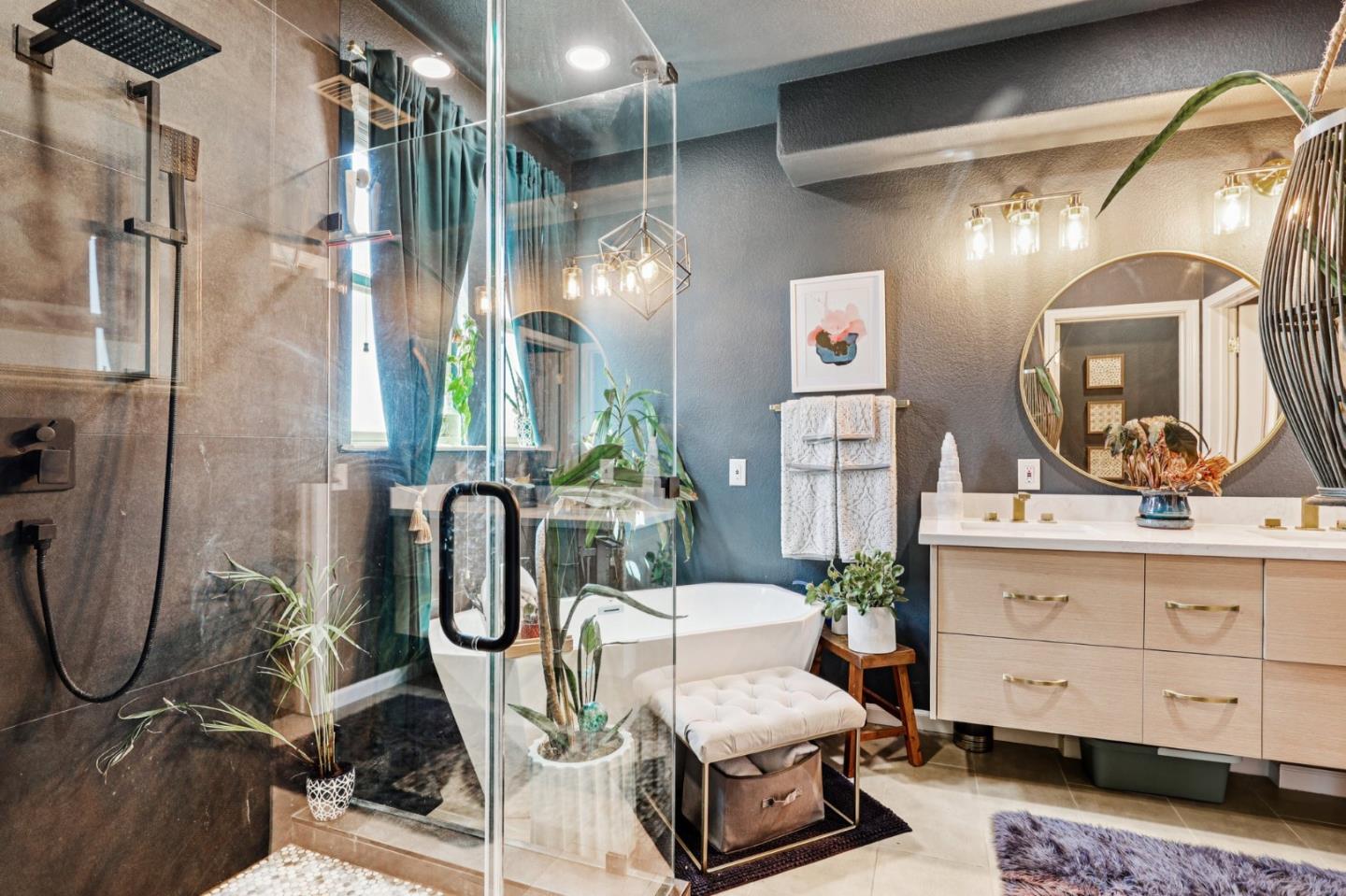 Detail Gallery Image 32 of 61 For 6264 Rocky Point Ct, Oakland,  CA 94605 - 4 Beds | 3 Baths