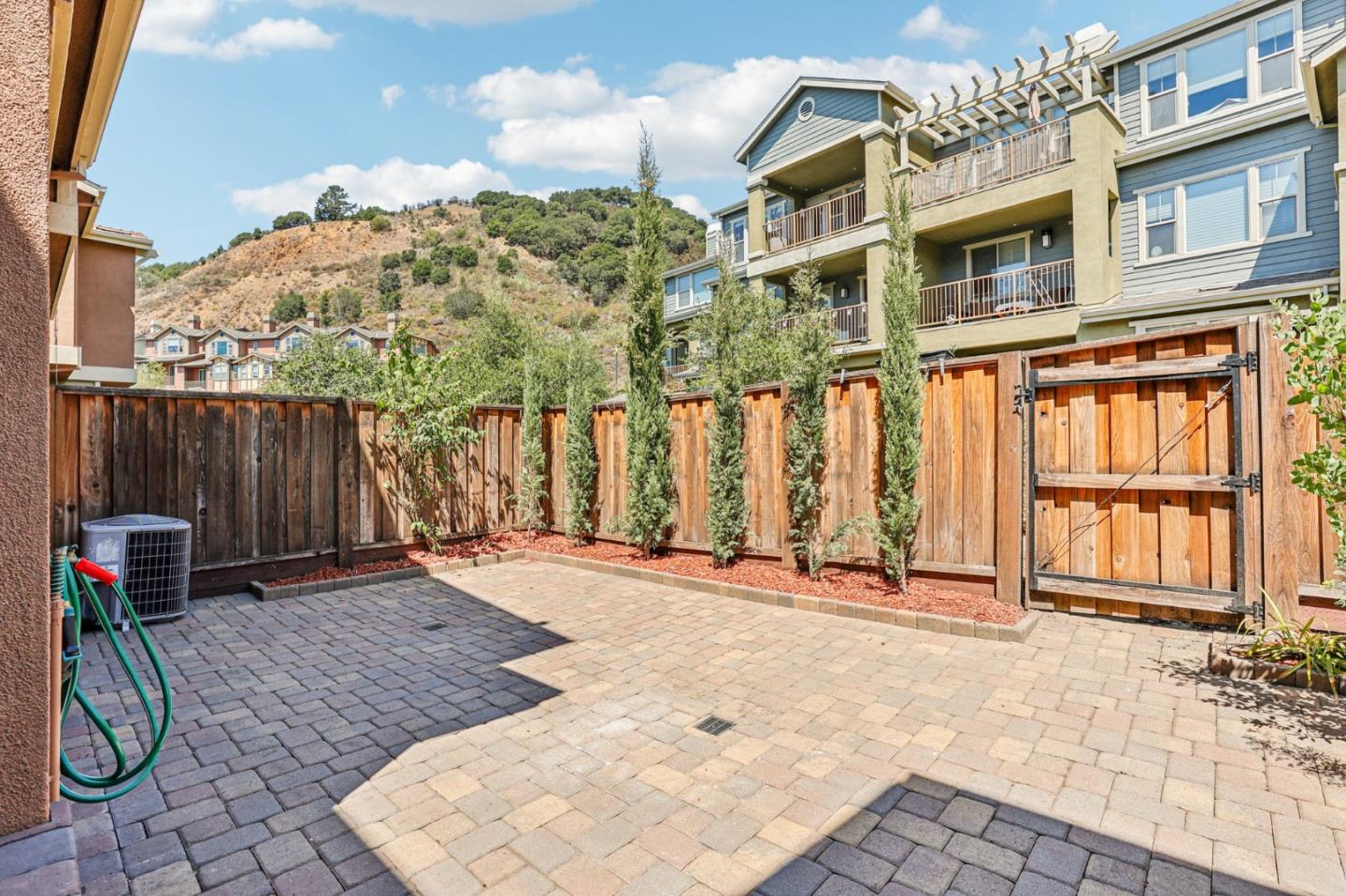 Detail Gallery Image 39 of 61 For 6264 Rocky Point Ct, Oakland,  CA 94605 - 4 Beds | 3 Baths
