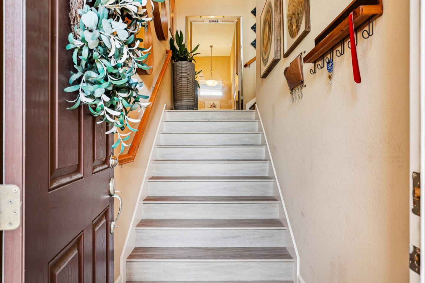 Detail Gallery Image 6 of 61 For 6264 Rocky Point Ct, Oakland,  CA 94605 - 4 Beds | 3 Baths