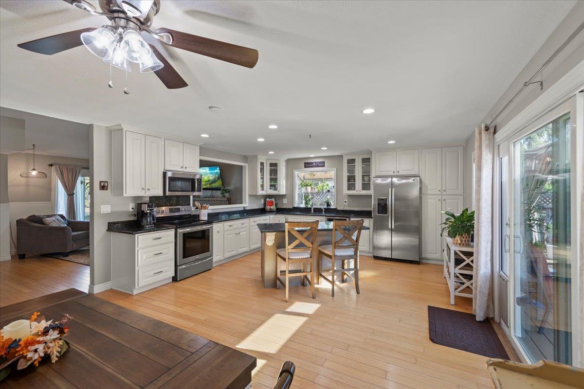 Detail Gallery Image 11 of 56 For 7330 Wren Ave, Gilroy,  CA 95020 - 4 Beds | 2 Baths