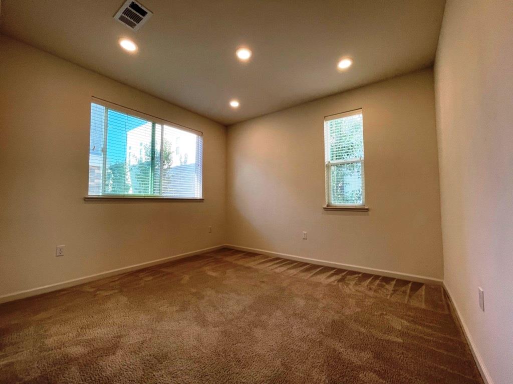 Detail Gallery Image 12 of 29 For 168 Llano De Los Robles Ave, San Jose,  CA 95136 - 4 Beds | 3/1 Baths