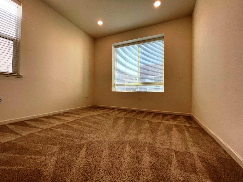 Detail Gallery Image 17 of 29 For 168 Llano De Los Robles Ave, San Jose,  CA 95136 - 4 Beds | 3/1 Baths