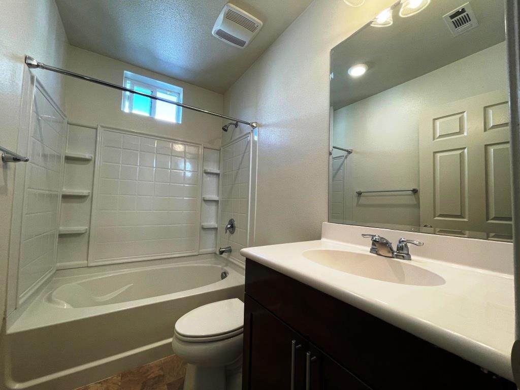 Detail Gallery Image 19 of 29 For 168 Llano De Los Robles Ave, San Jose,  CA 95136 - 4 Beds | 3/1 Baths