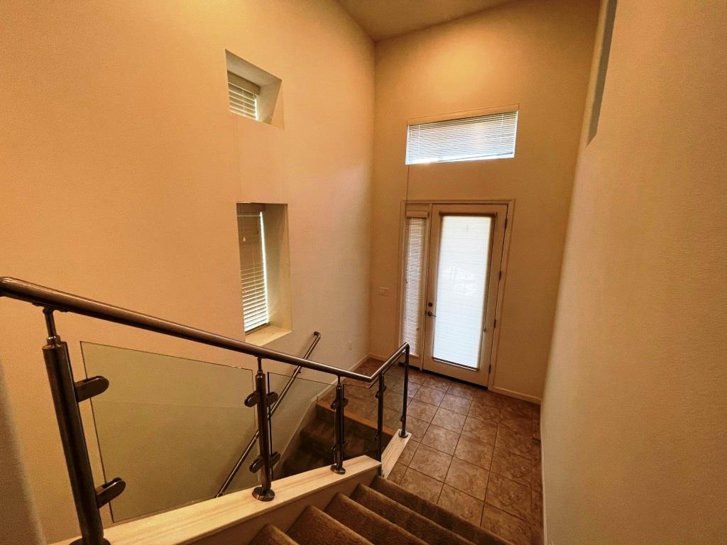 Detail Gallery Image 4 of 29 For 168 Llano De Los Robles Ave, San Jose,  CA 95136 - 4 Beds | 3/1 Baths