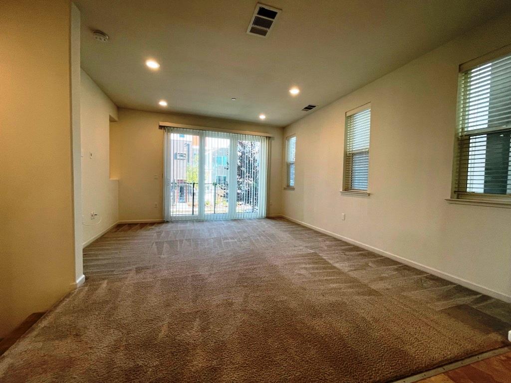 Detail Gallery Image 5 of 29 For 168 Llano De Los Robles Ave, San Jose,  CA 95136 - 4 Beds | 3/1 Baths