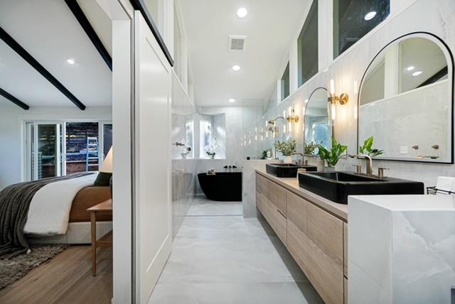 Detail Gallery Image 15 of 47 For 4346 Short Hill Rd, Oakland,  CA 94605 - 5 Beds | 4/1 Baths