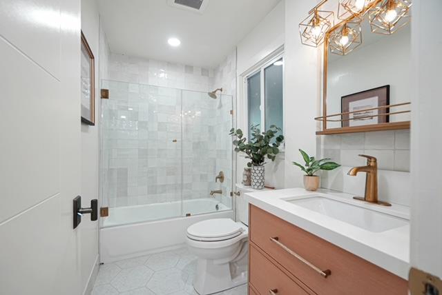 Detail Gallery Image 27 of 47 For 4346 Short Hill Rd, Oakland,  CA 94605 - 5 Beds | 4/1 Baths