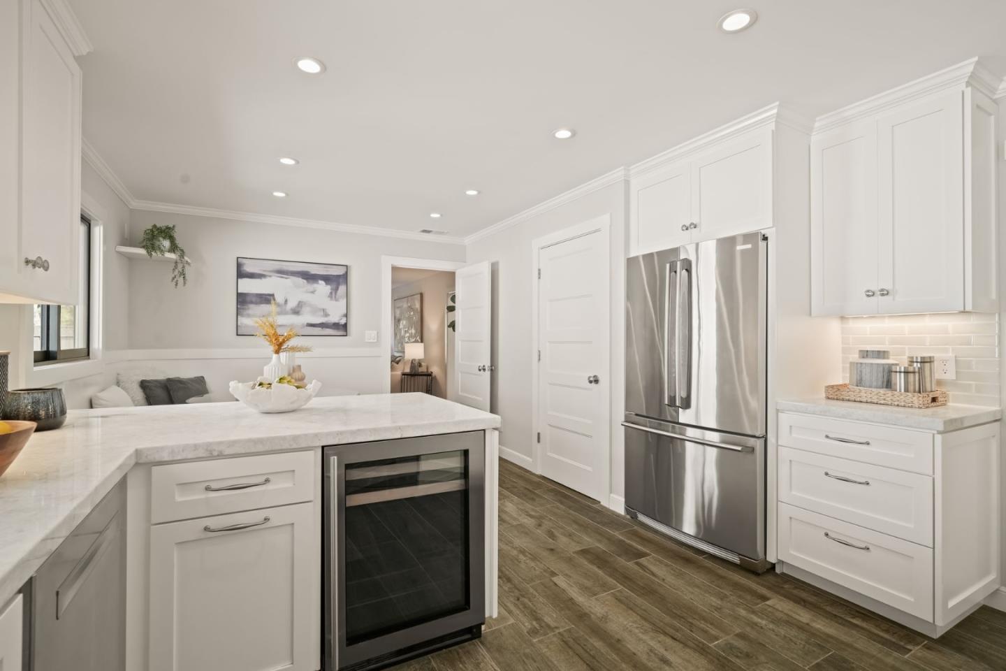 Detail Gallery Image 11 of 31 For 2047 Ashton Ave, Menlo Park,  CA 94025 - 3 Beds | 2 Baths