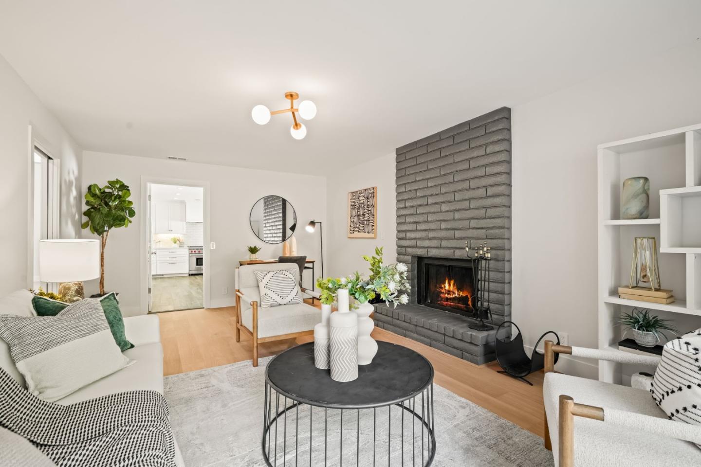 Detail Gallery Image 15 of 31 For 2047 Ashton Ave, Menlo Park,  CA 94025 - 3 Beds | 2 Baths