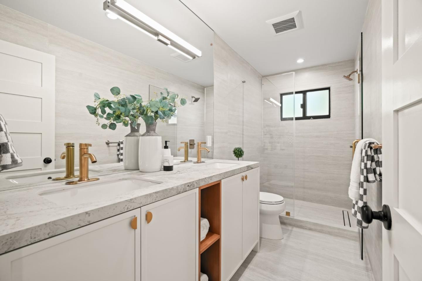 Detail Gallery Image 18 of 31 For 2047 Ashton Ave, Menlo Park,  CA 94025 - 3 Beds | 2 Baths