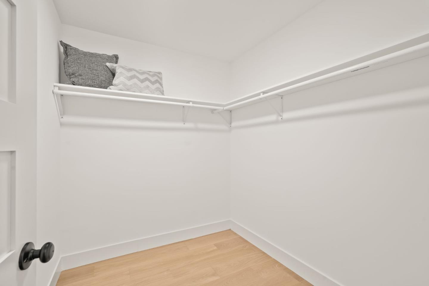Detail Gallery Image 26 of 31 For 2047 Ashton Ave, Menlo Park,  CA 94025 - 3 Beds | 2 Baths