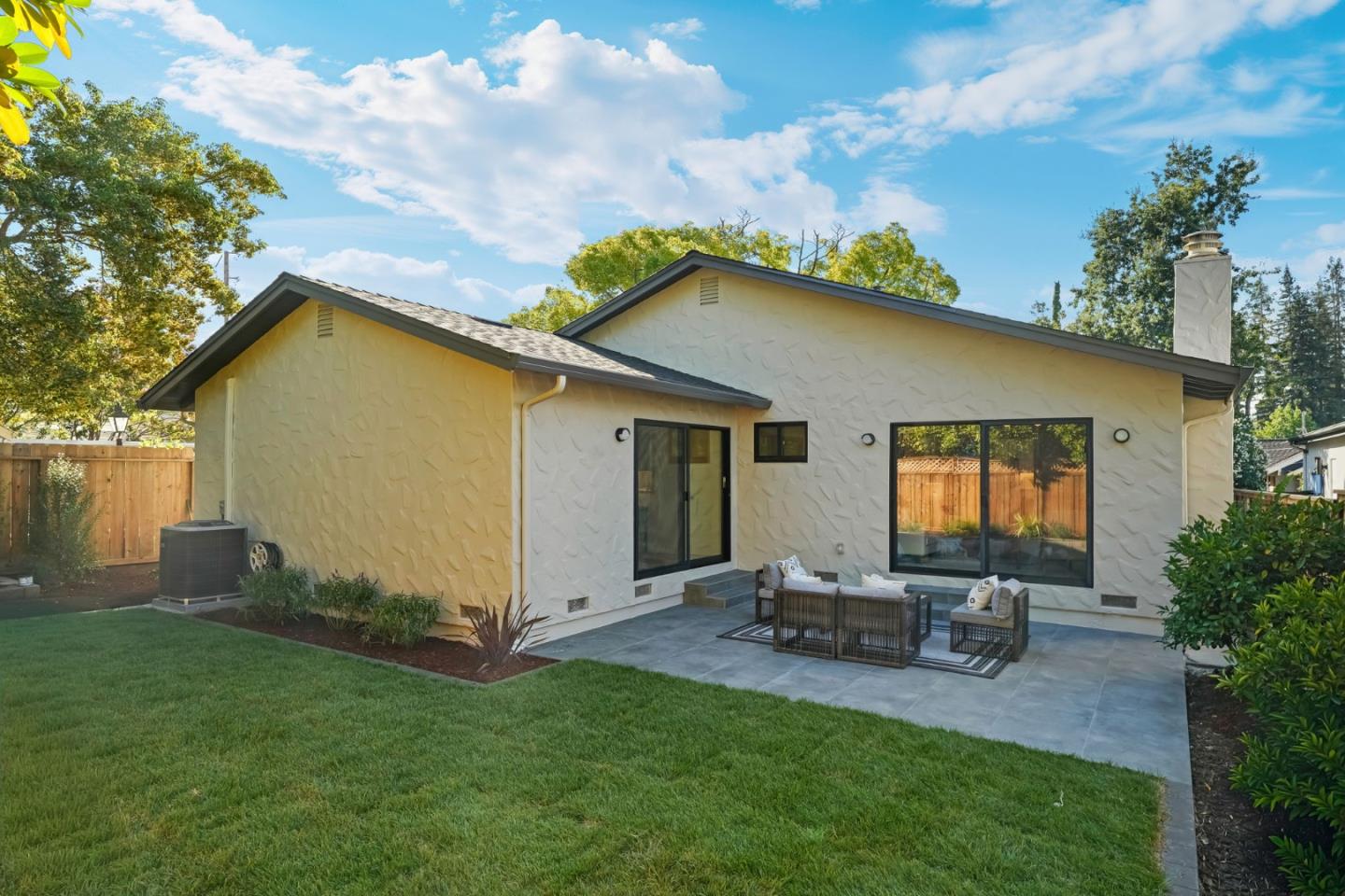 Detail Gallery Image 28 of 31 For 2047 Ashton Ave, Menlo Park,  CA 94025 - 3 Beds | 2 Baths