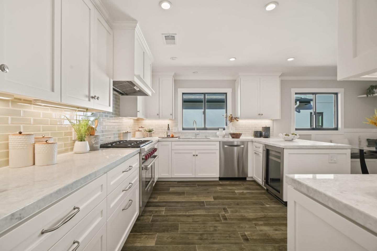 Detail Gallery Image 9 of 31 For 2047 Ashton Ave, Menlo Park,  CA 94025 - 3 Beds | 2 Baths