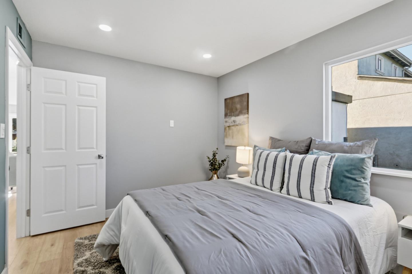 Detail Gallery Image 18 of 33 For 1189 Oakview Rd, San Jose,  CA 95121 - 2 Beds | 2 Baths